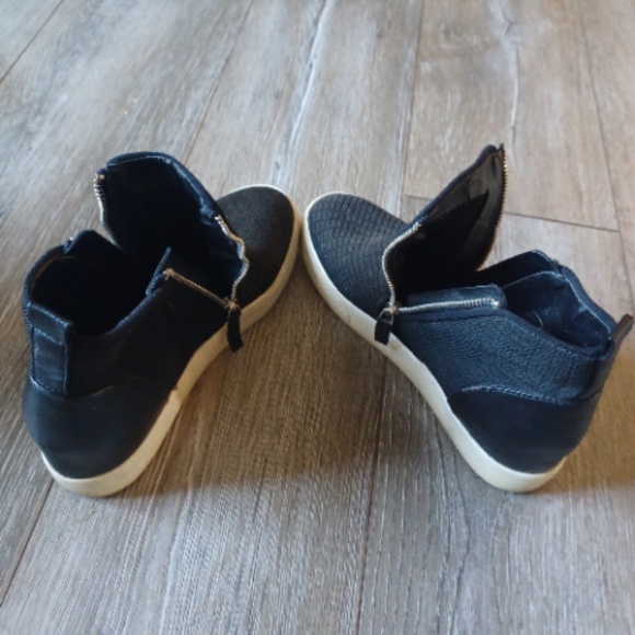 Steve Madden Black Zip Up Platform Sneakers Size 9
#N030 - Picture 5 of 6